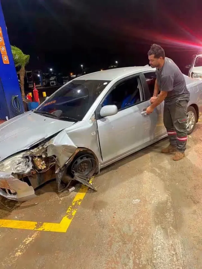 #SANTA RITA | Conductor ebrio terminó detenido tras chocar contra la baranda de un surtidor en Santa Rita